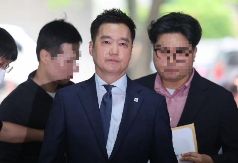 "어마어마한 얘기 있다"…김수현 하체 노출 유포·1800억 협박한 김세의
