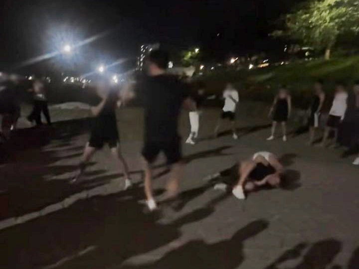 "학생들 패싸움" 한밤중 신고...<b>중학생</b> '집단 난투극', 6명 입건