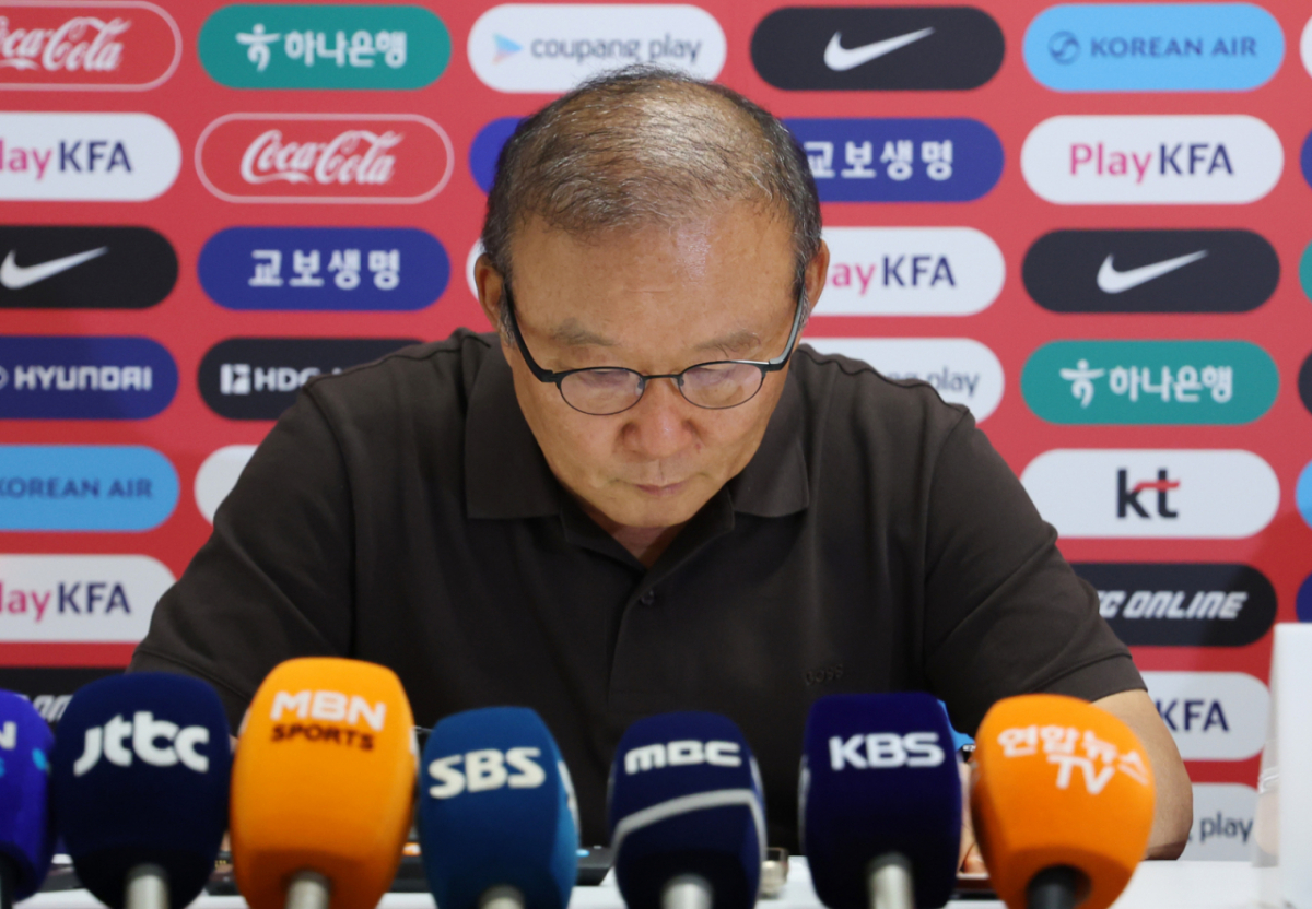 "국민께 사과" 정몽규 이어 박항서도 사퇴…태국 리그 감독 부임