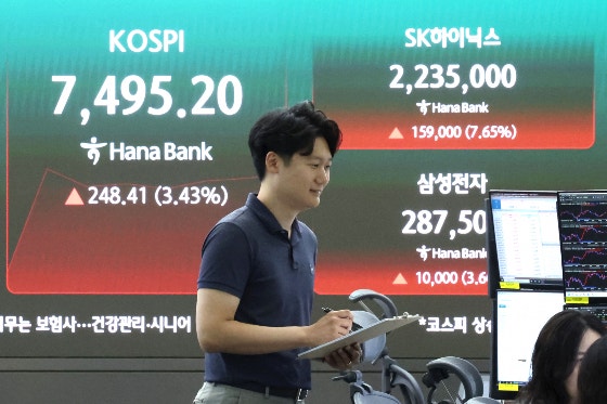 코스피 오르나 했더니..."이번엔 개미가 폭풍매도" 1조 넘게 던졌다