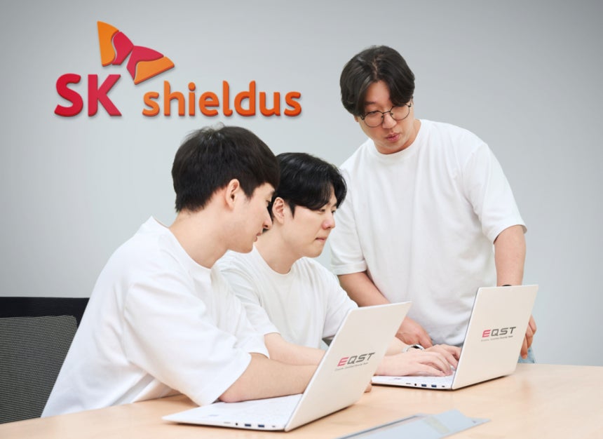 SK쉴더스 화이트해커 그룹 EQST(이큐스트)가 스웨덴 스톡홀름에서 열린 국제 해킹방어대회 'Midnight Sun CTF 2026'에서 우수한 성과를 거두며 기술력을 입증. 2026.07.13./사진제공=SK쉴더스