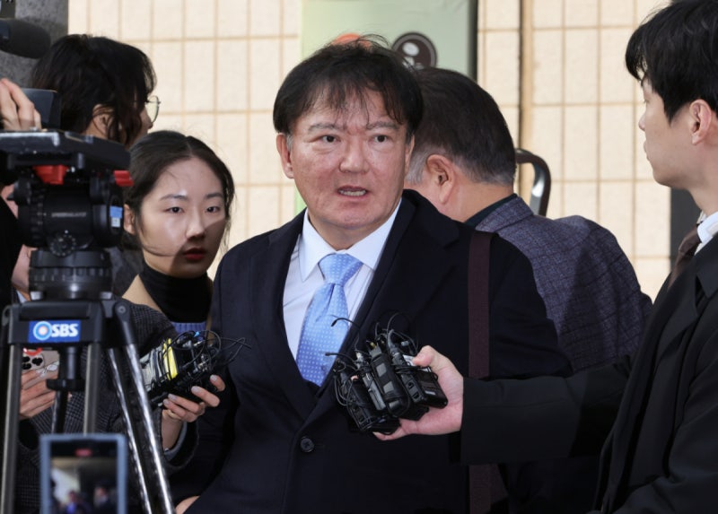 <b>민경욱</b>, 부정선거 강연 중 쓰러져..."<b>의식불명</b>, 뇌 병변 의심"