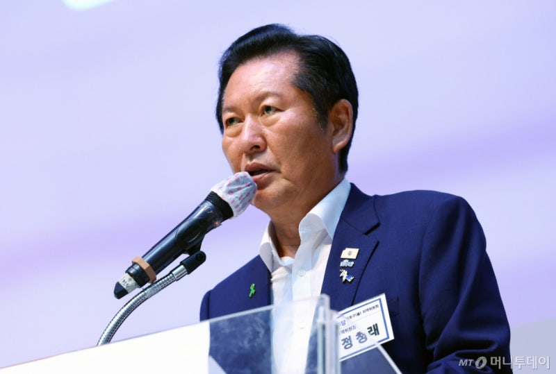 <b>정청래</b>, 故 이해찬 배우자 <b>후원회장</b>으로…"검찰개혁 완수하겠다"