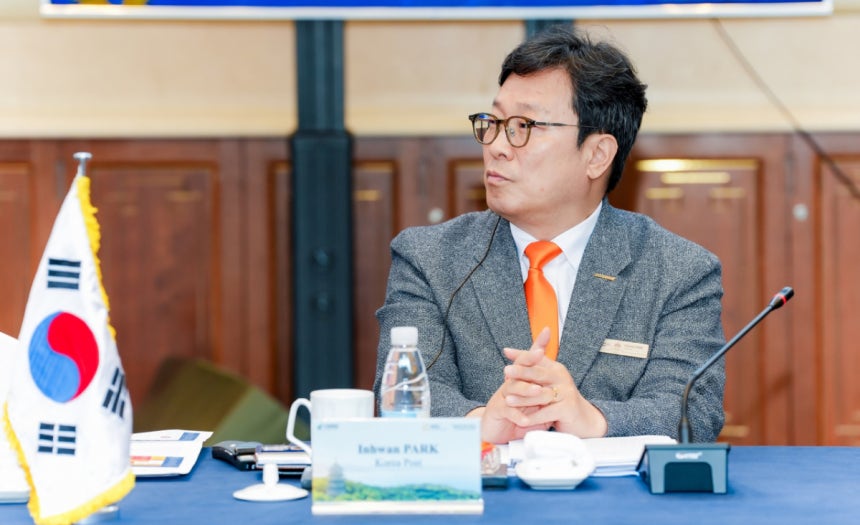 지난 23일 중국 항저우에서 열린 카할라 우정연합 CEO 회의에 참석한 박인환 우정사업본부장의 모습./사진제공=우정사업본부