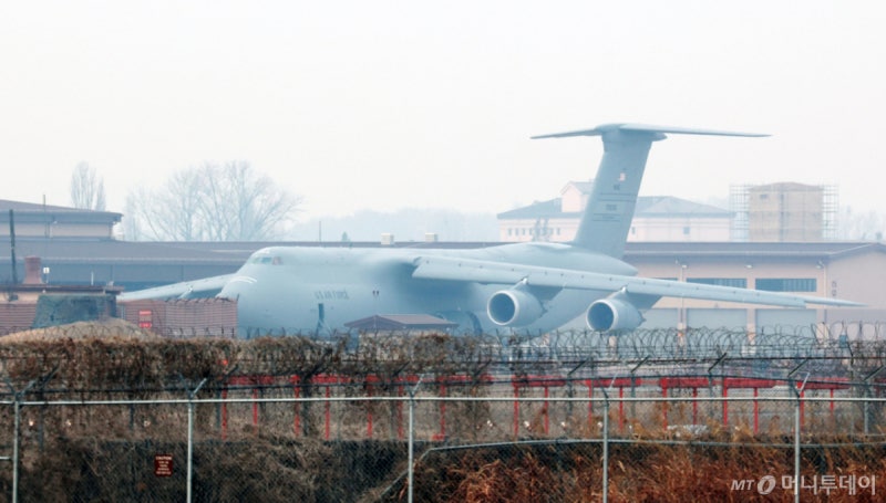 "美 <b>오산</b>공군<b>기지</b> <b>누출</b> '<b>백린</b>', 위험성 낮아"…'조치 완료' 주민 대피 해...