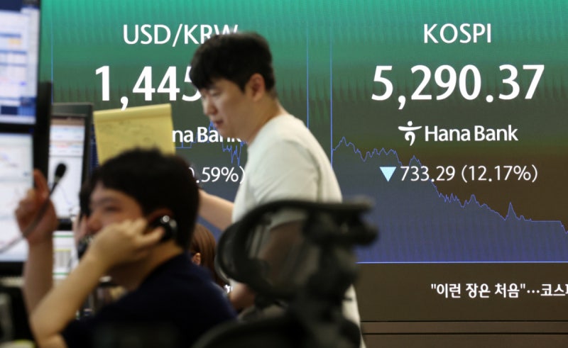 "300만닉스 바라봤는데" 120만원대까지 후퇴...삼전닉스 <b>폭락</b>, <b>코스피</b> 뚝