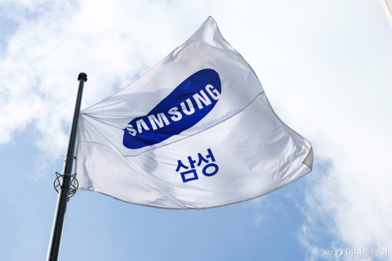 <b>삼성전자</b>, 2Q 영업익 89.5조 '신기록'…DX는 사상 <b>첫</b> '<b>적자</b>'