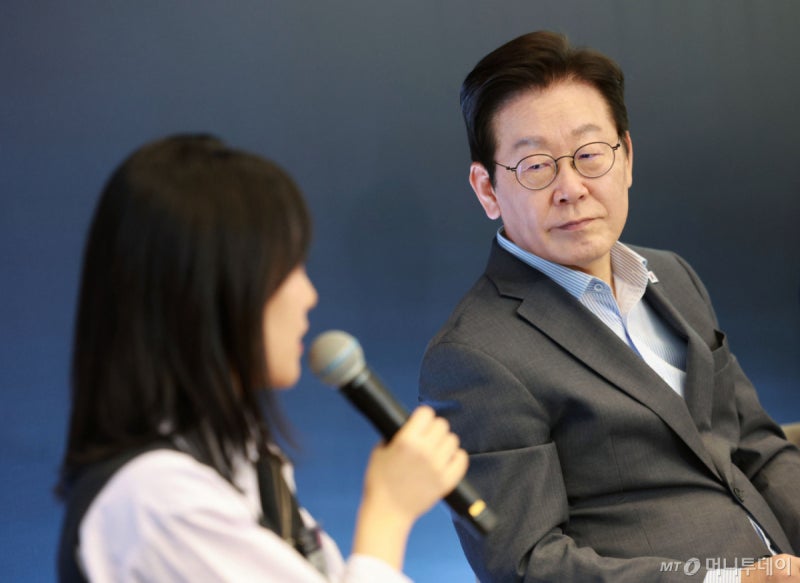 <b>장동혁</b> "이재명 대통령, '결혼 페널티' 만들어놓고 <b>유체 이탈</b> 절정"