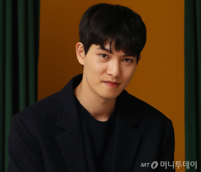 '<b>정준영 단톡방</b>' <b>이종현</b>, 이혼까지 고백…"복귀 안해, <b>반성</b>하며 살 것"
