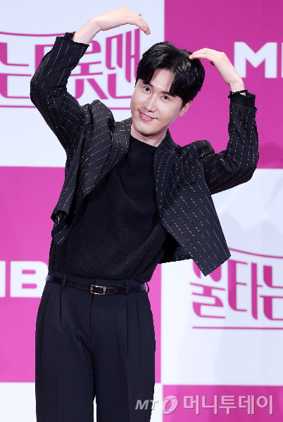 가수 <b>신성</b>, 父 <b>위암 4기</b> 투병 고백…"갑작스러운 혈변으로 시작"