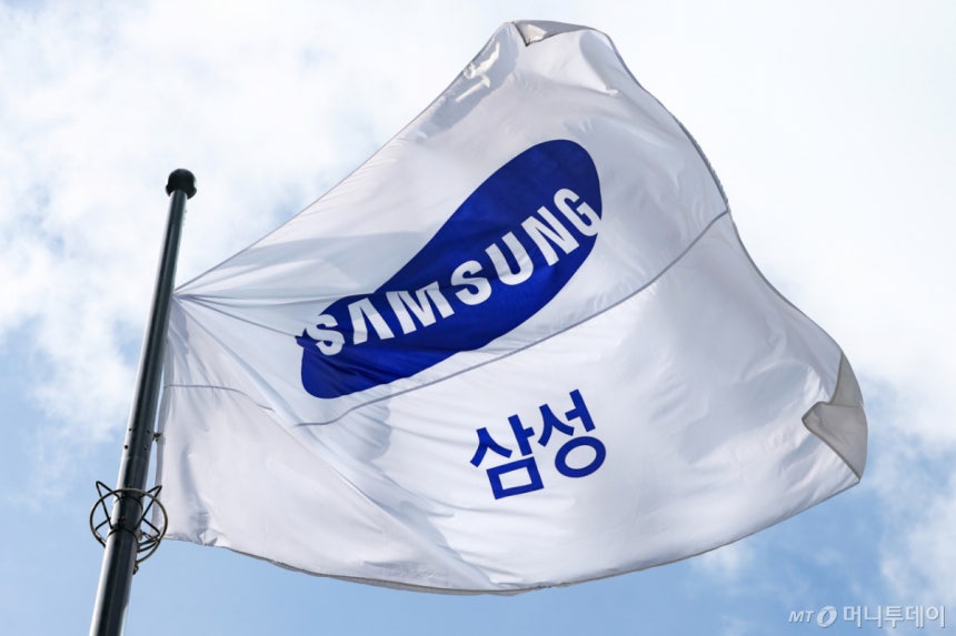 [서울=뉴시스] 황준선 기자 = 삼성전자가 7일 연결 기준 올해 2분기 잠정 실적으로 매출 171조원, 영업이익 89조4000억원을 발표했다. 매출은 전년 2분기(74조5700억원) 대비 129.31% 늘었고, 영업