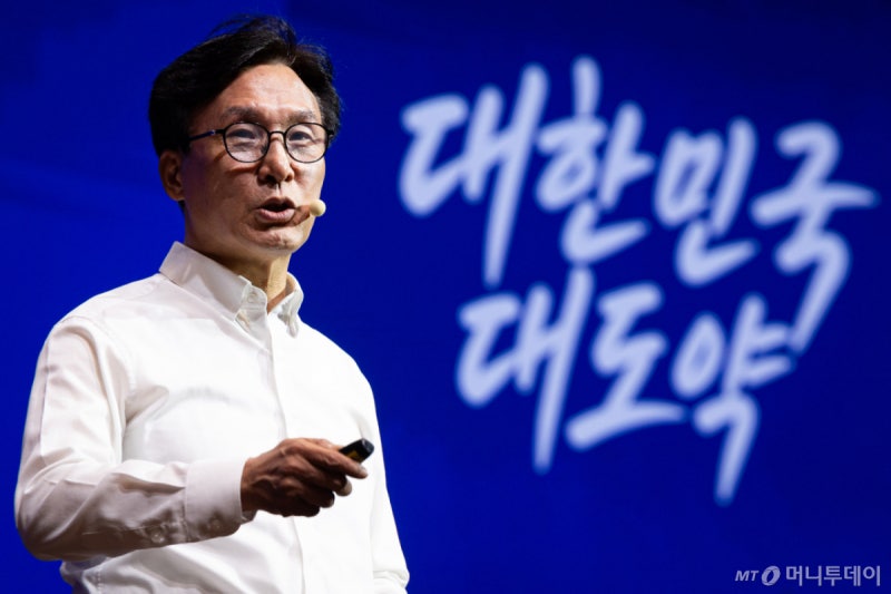 "당 소통 창구" <b>김민석</b> 당대표 <b>특보단</b> 임명…강신성·<b>송호창</b>·최혜영 등