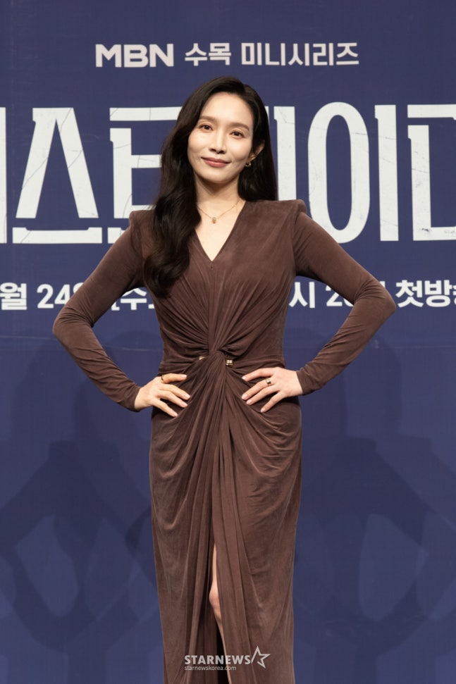 배우 <b>이민영 부친상</b>…연인 소속사 대표, '사위'로 이름 올려