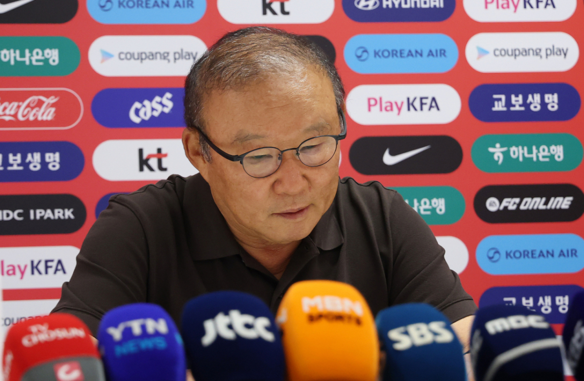 "우리 같은 꼰대는 물러나야"… 박항서, 축협 비판하며 후배들 응원