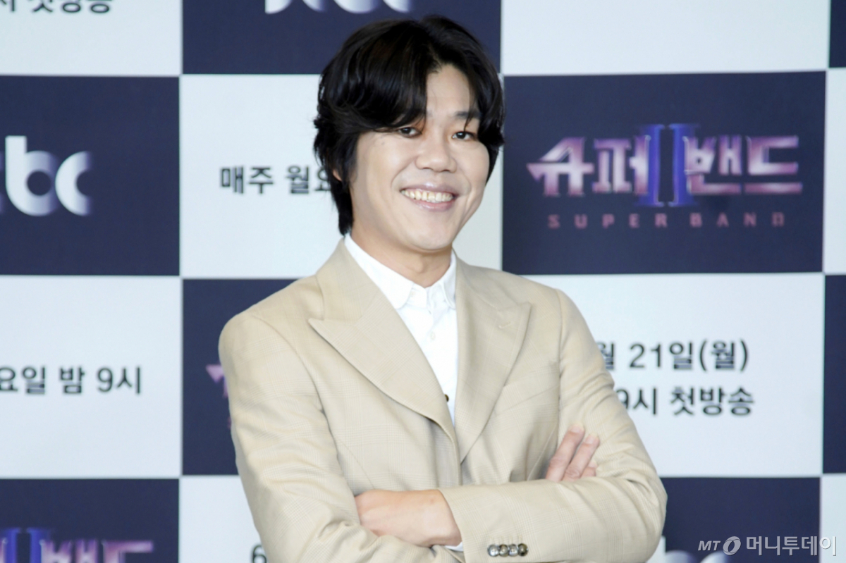 "<b>이상순</b>, 건강 괜찮나?"...길어지는 <b>라디오</b> 공백