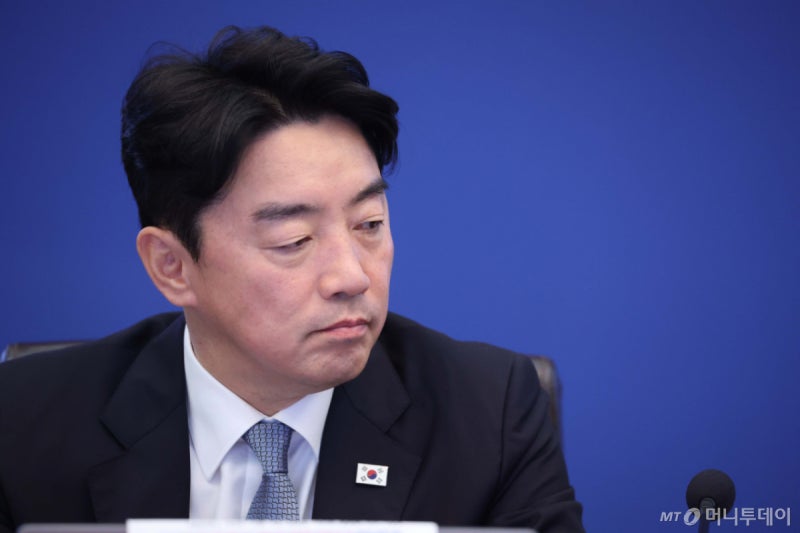 靑 최고 참모 책임감… 집권 2년차 '국정쇄신' 위해 결단