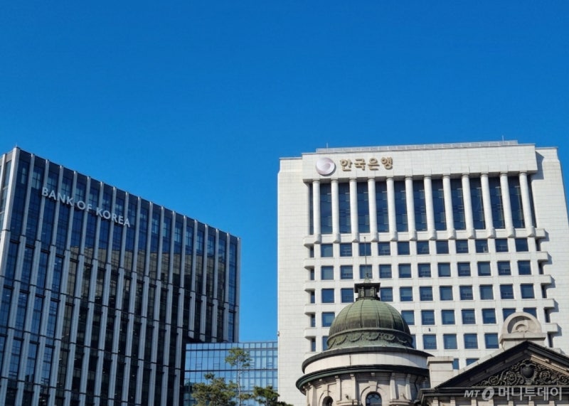 <b>기업 체감경기</b> 석달 만에 <b>하락</b>…제조업 부진·서비스업 개선