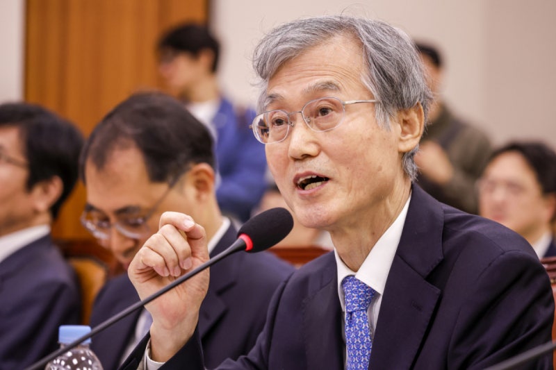 <b>조희대 대법원</b>장 "<b>대법원</b> 온전 <b>구성</b> 갖추도록 노력할 것"