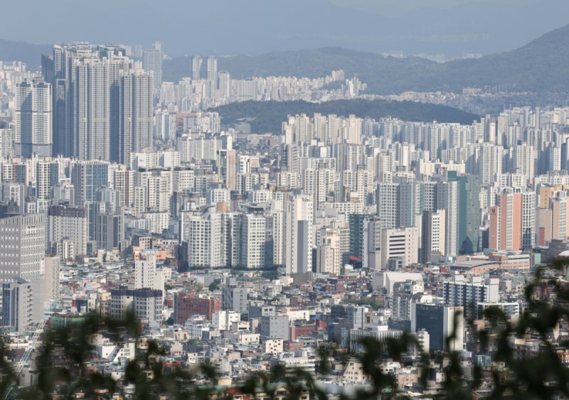 <b>서울 아파트값 87주</b> 연속 <b>상승</b>…'최장 <b>상승</b>' 기록행진 계속