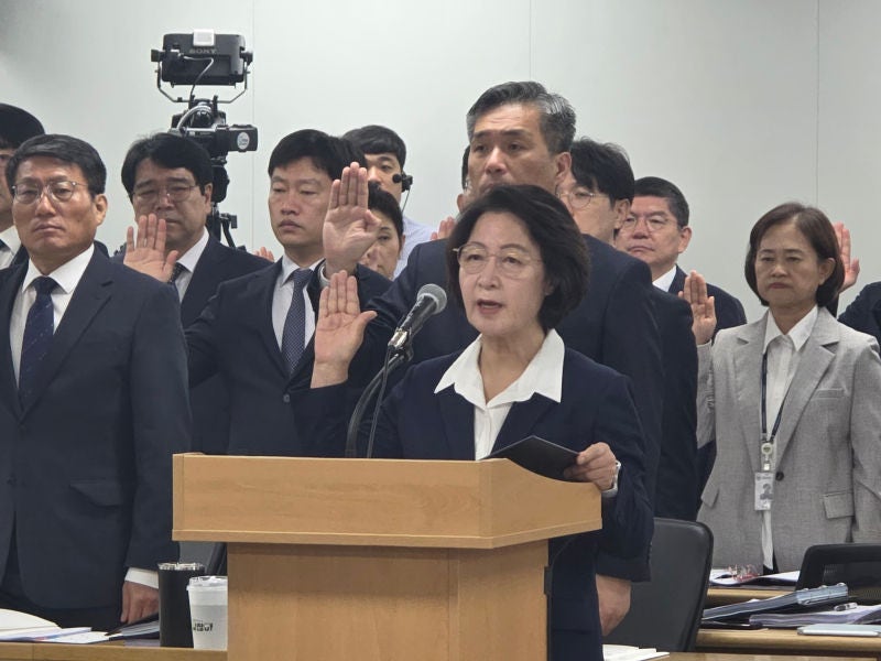 <b>추미애</b>, 12억 <b>관사</b> 논란에 "전세" 반박...이 대통령 SNS엔 "내 얘기 아냐...