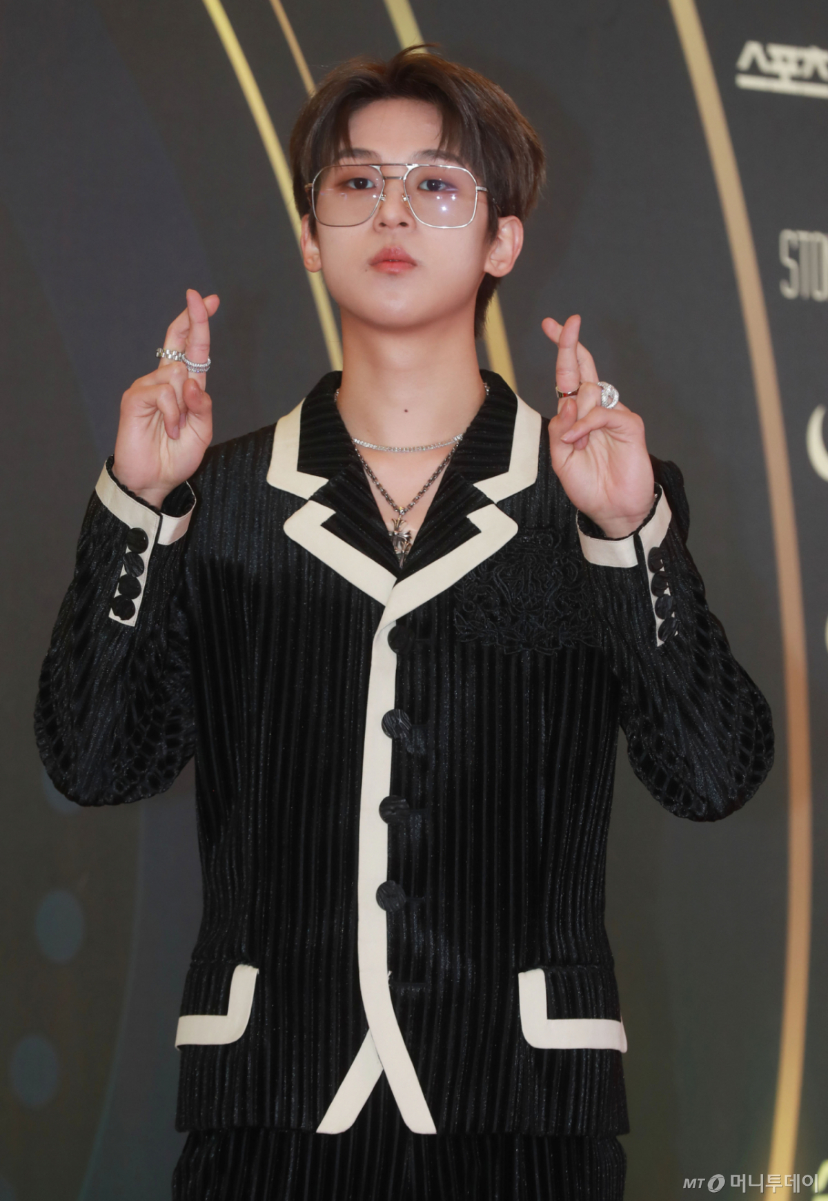 <b>빅나티</b>, 10년 <b>짝사랑</b>女와 깜짝 <b>결혼</b> 발표…"노래 등장하는 그 분"
