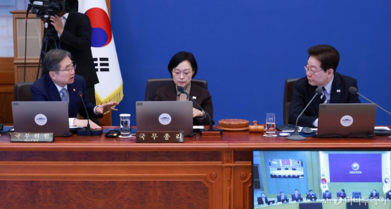 李<b>대통령</b> "거짓말까지 해가며 <b>국무회의 공개</b> 말라 압박, 이해 어렵다"