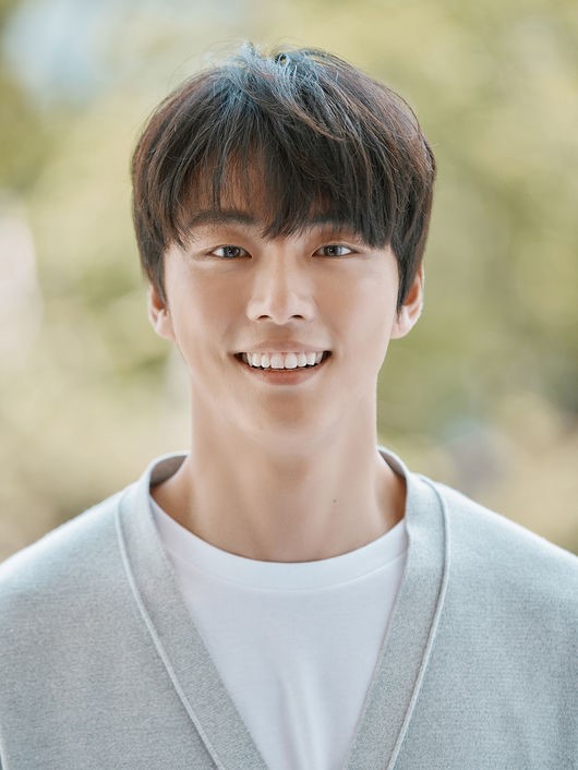 [인터뷰] <b>윤시윤</b> “눈물 연기, 아직 멀었죠…내가 줄줄줄 울었으니”