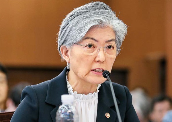 黨政 약속된 플레이? 5·24조치 해제 논란…외교수장 <b>돌발</b>행동?
