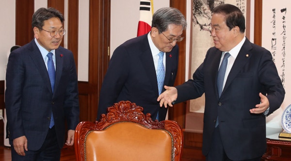 軍인사자료 `<b>술집</b> 분실` 진실공방