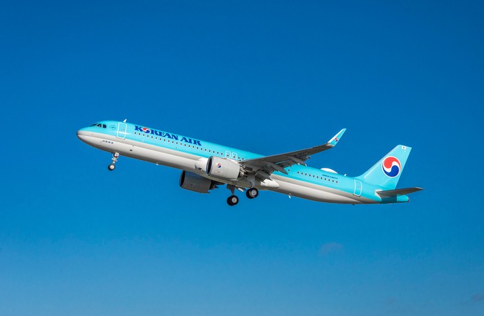 하늘길 넓어지고 LCC 뛰어들자…‘팍팍’ 쏟아지는 <b>항공</b>사 서비스