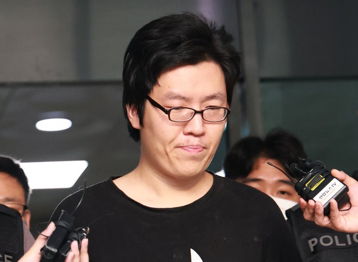 <b>최윤종</b> “살해할 생각 없었다”…강간살인 혐의 검찰 송치