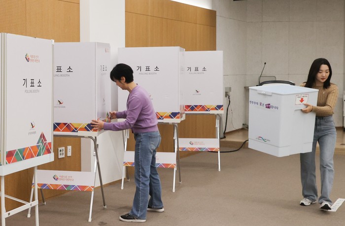 선관위 비번이 고작 12345, qwert라니…허술한 투개표 시스템 논란 확산