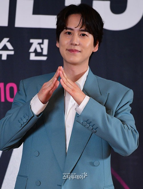 슈퍼주니어 <b>규현</b>, 뮤지컬 분장실 흉기 난동에 부상
