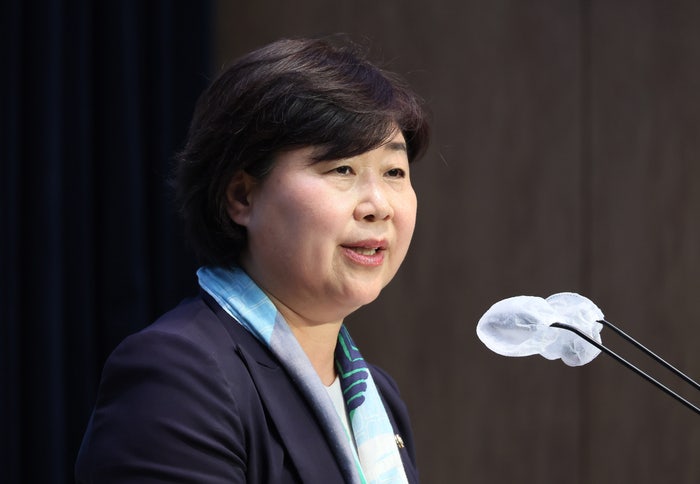 출마 회견문까지 준비했는데…4선 <b>서영교</b>, 돌연 <b>원내대표 불출마</b> 선언한 까닭