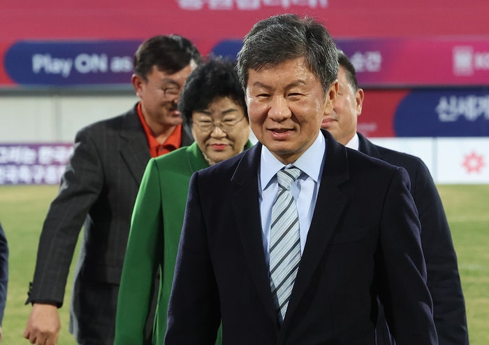 “韓<b>축구</b> 위상 무너뜨린 정몽규 물러나라”…뿔난 <b>축구</b>지도자들