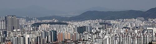  남산에서 바라본 아파트 단지 전경. [사진 출처 = 연합뉴스]