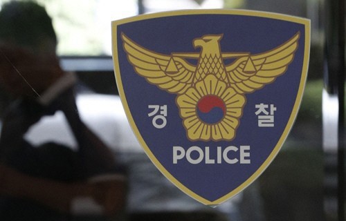 “술도 마약도 안먹었는데”…<b>유학생</b>이 나체로 교내서 <b>자전거</b> 탄 이유는?