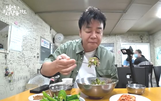 “<b>밀양</b>여중생 <b>성폭행범</b>, 딸 낳고 맛집 운영”...백종원도 방문해 ‘먹방’ 찍...