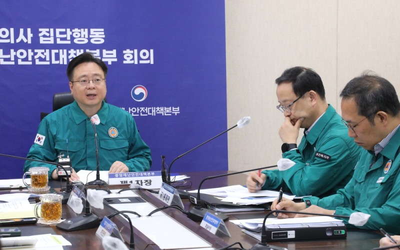 정부, <b>집단휴진</b>에 강수…명령불복 땐 면허정지 가능