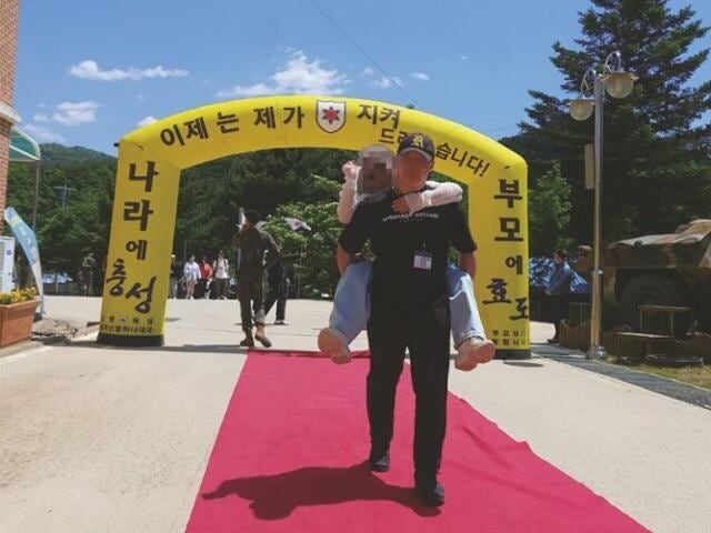 “수료생 251명 중 내 아들만 없다”…사망 <b>훈련병</b> 모친, 눈물의 편지 [전문]