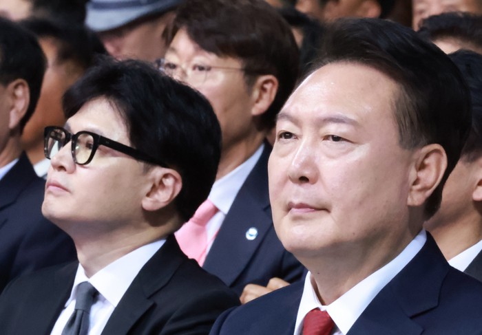 “명품백 사과하겠다” <b>김여사 문자</b> 무시 의혹…<b>한동훈</b> “사적인 방식 부적절...