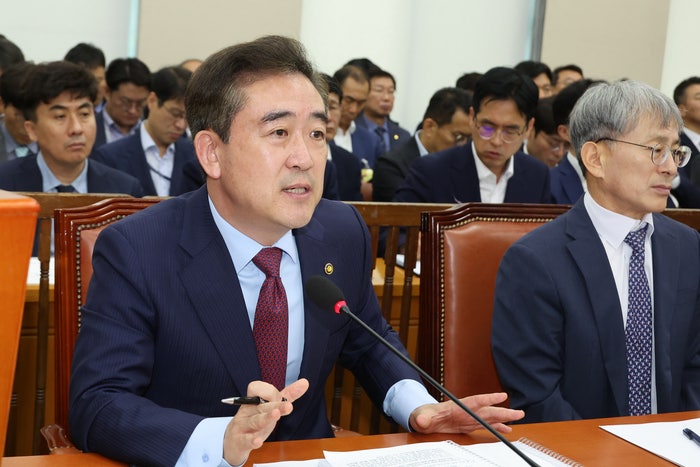 “수사 객관·공정” vs “사단장 보호”…행안위, ‘<b>임성근 불송치</b>’ 놓고 공...