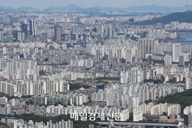 “이젠 포기, 떠날 수밖에”…서울 아파트 5채중 1채는 15억이상 거래