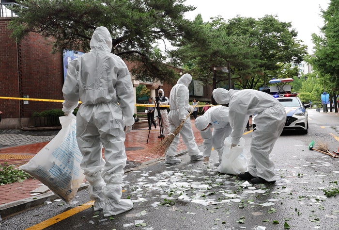 용산 <b>대통령실</b> 청사에 北 쓰레기<b>풍선 낙하</b>…처리중