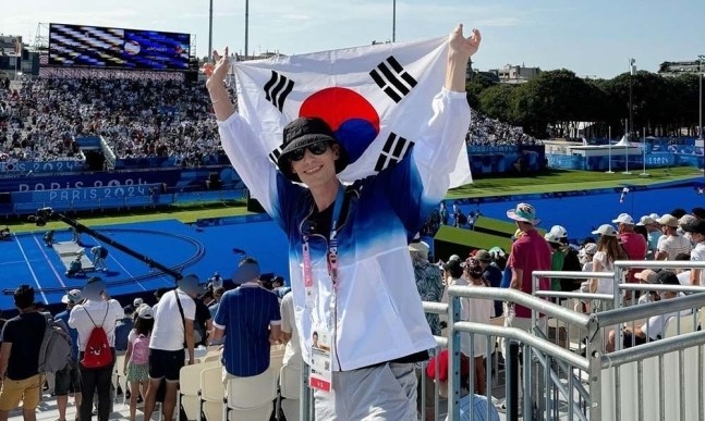 “휴 <b>살았다</b>” 악플 불똥 <b>파비앙</b>, 韓 양궁 금메달에 유쾌한 응수