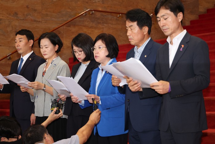 “설마했는데, 취임 하루 만에”…野, <b>이진숙</b> 방통위원장 <b>탄핵안</b> 본회의 <b>보고</b>