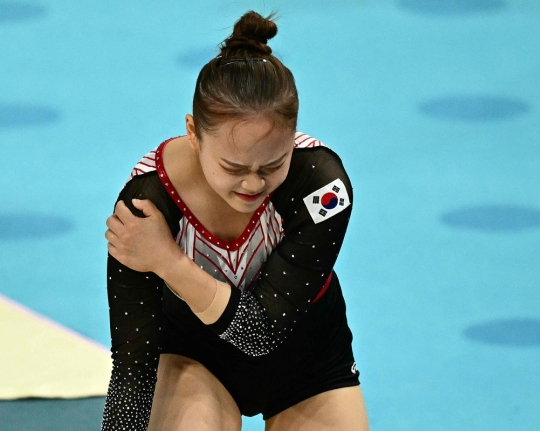경기 직전 어깨 탈구된 <b>여서정</b>의 투혼...“기권했다면 아쉬울 것 같아 뛰었다...