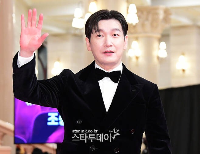 “누구보다 당당하게…박수로 돌려받길” 조승우, ‘<b>버닝썬</b> 루머’ <b>고준희</b> 응...