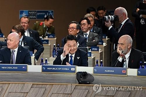 [속보] 한·<b>뉴질랜드</b> 정상 “‘포괄적전략동반자관계’로 격상 논의 진...
