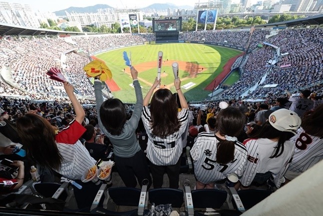 “프로야구 <b>암표</b> 신고하면 <b>한국시리즈</b> 티켓 드려요”
